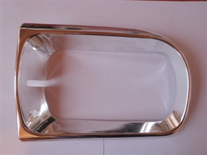 Obrázek produktu: Rámeček pravého světlometu SAAB 99